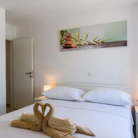 Porat Apartment *