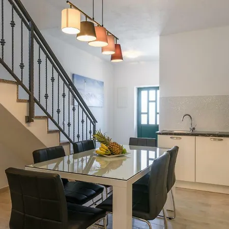 Porat Apartment